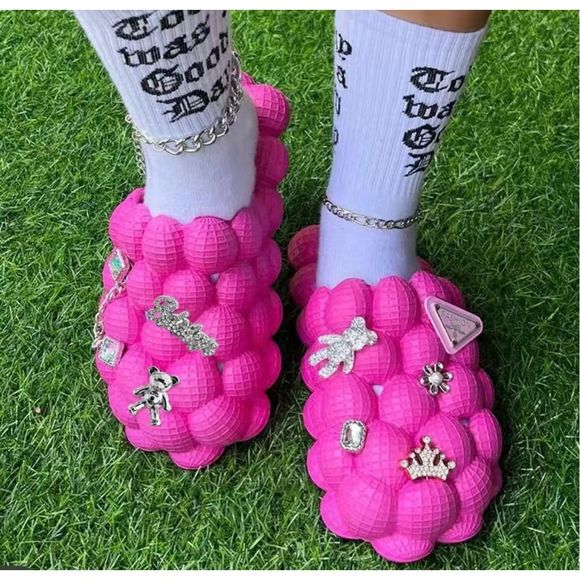 Futuristic Women's Bubble Clogs in hot pink - Picture 1 of 4